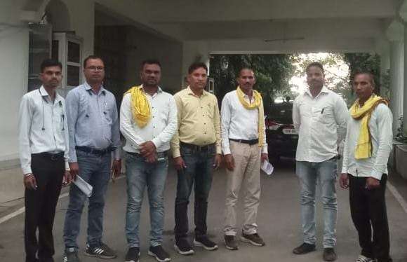 गोंडवाना गणतंत्र पार्टी ने खाद संकट को लेकर कलेक्टर को सौंपा ज्ञापन