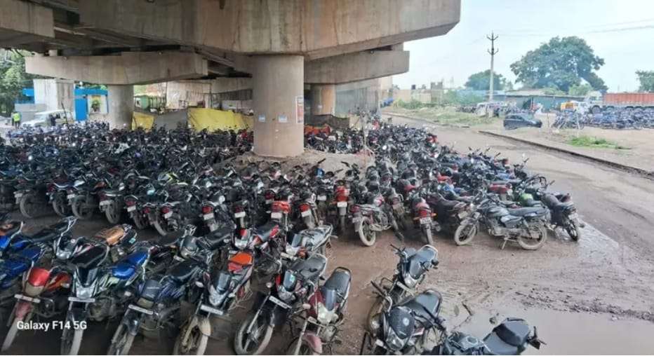 🚨 कोरबा में NH रोड पर अवैध पार्किंग से बढ़ रहा हादसों का खतरा