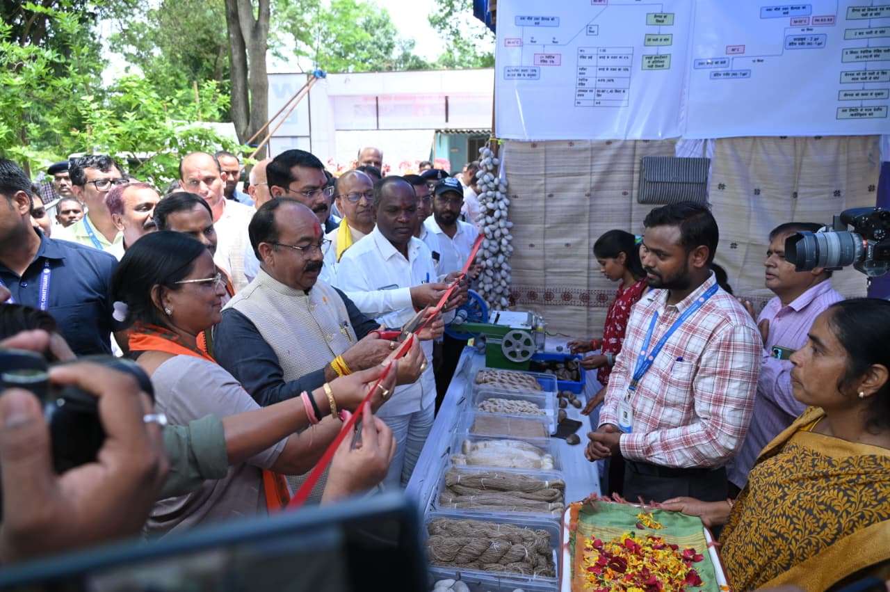 रेशम उत्पादन में छत्तीसगढ़ को पहले पायदान पर लाना हैः उपमुख्यमंत्री श्री अरुण साव