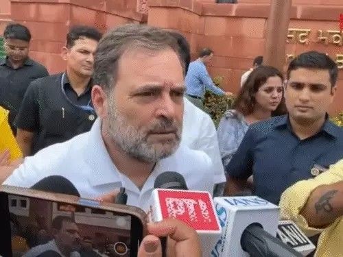 राहुल गांधी का आरोप – ट्रम्प की धमकी और अडाणी जांच के कारण मोदी कमजोर