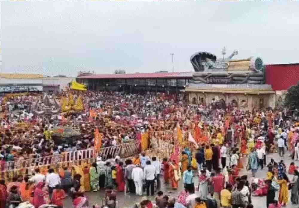 कुबेरेश्वर धाम में भगदड़, दो श्रद्धालुओं की मौत, 10 अस्पताल में भर्ती
