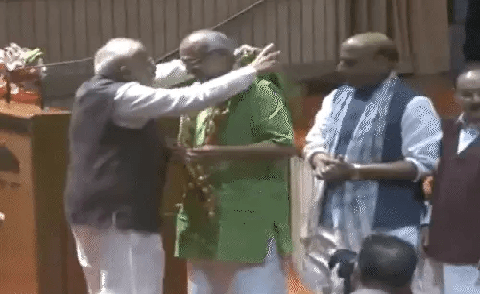 NDA संसदीय दल की बैठक, उपराष्ट्रपति कैंडिडेट को सम्मानित किया:मोदी बोले- राधाकृष्णन सरल और सहज व्यक्ति