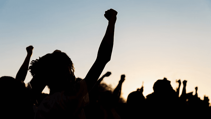 संसद भवन में घुसे प्रदर्शनकारी