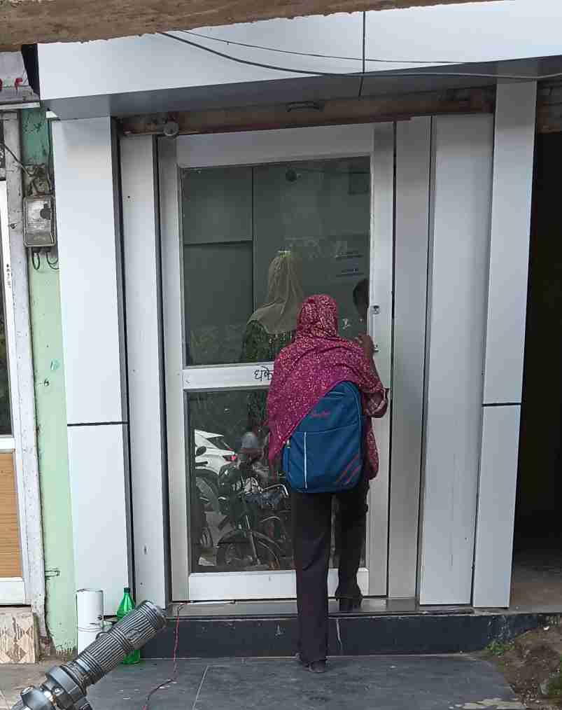 पाली में एसबीआई एटीएम की सुरक्षा व्यवस्था फेल, बढ़ रहा हादसे का खतरा