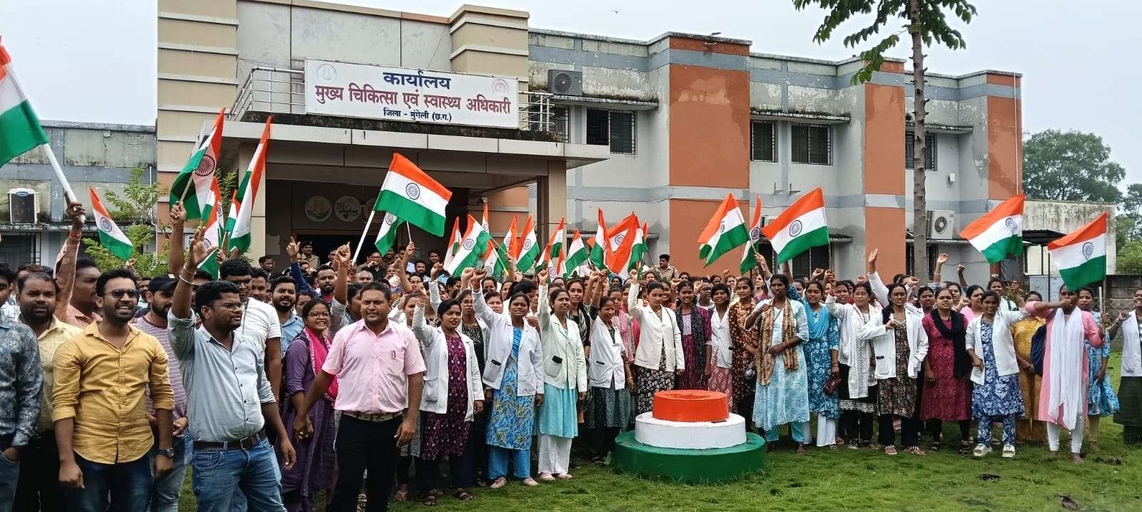 स्वास्थ्य विभाग की कार्रवाई के विरोध में संविदा कर्मियों का सामूहिक इस्तीफा ऐलान
