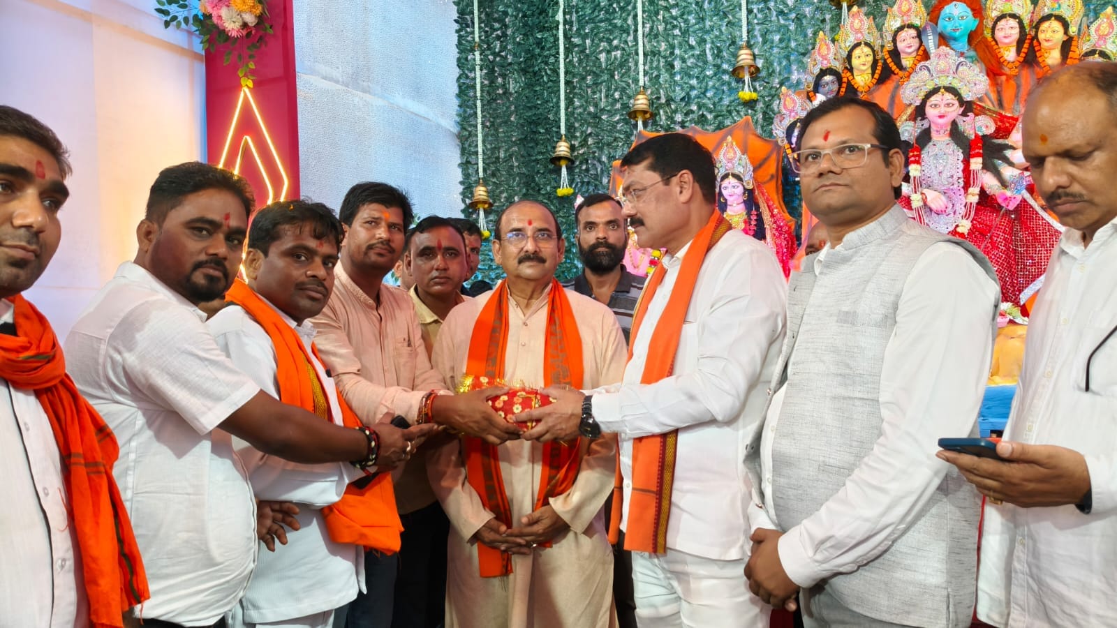 बस स्टैंड दुर्गा पंडाल में रंगोली प्रतियोगिता संपन्न