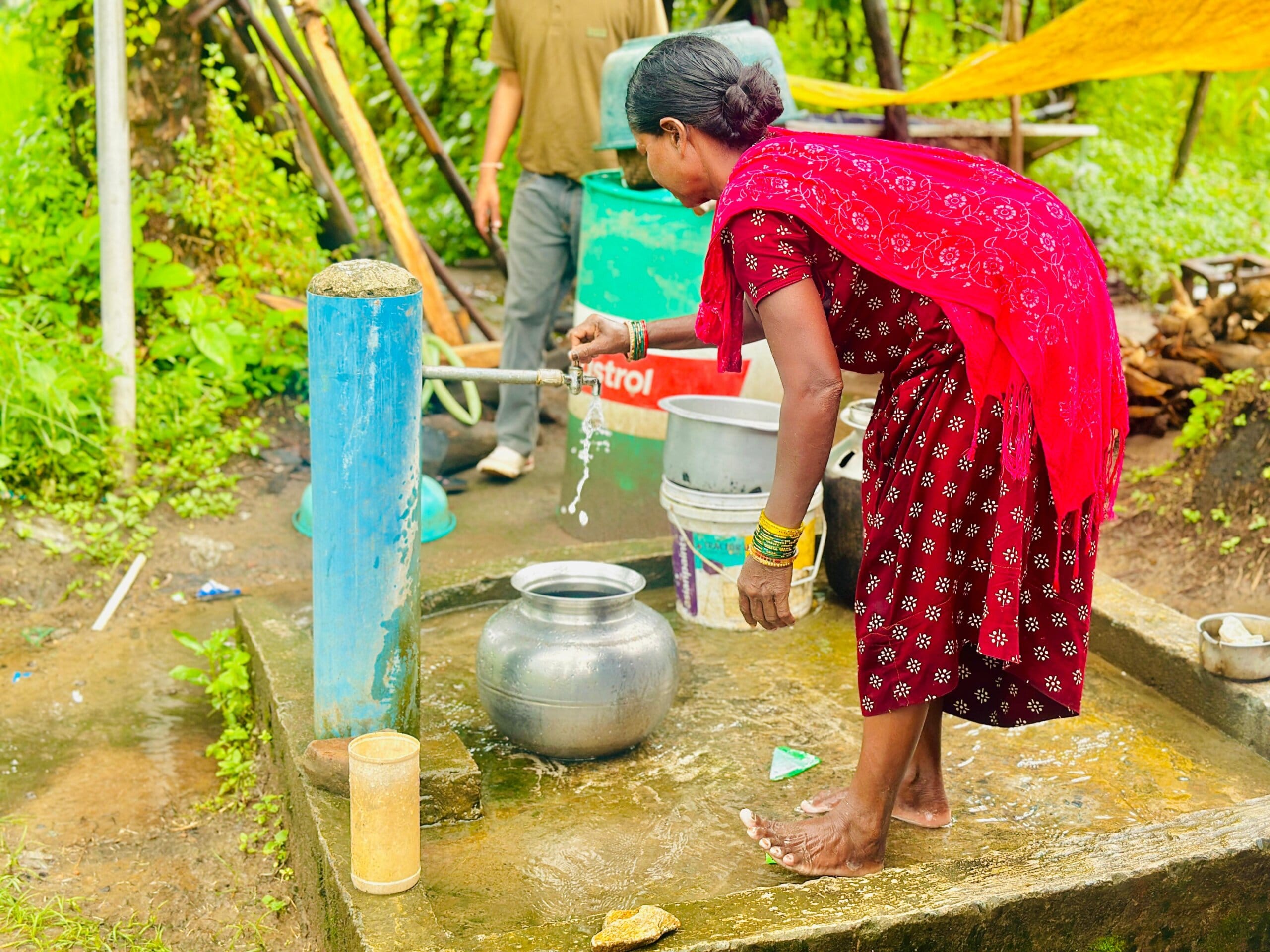 नियद नेल्लानार योजना’ बनी मिसाल : नक्सल प्रभावित अचकट गांव में हर घर तक पहुंचा शुद्ध पेयजल