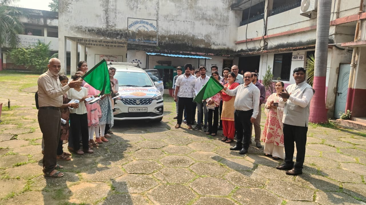 एआई लिटरेसी मिशन के तहत कमला नेहरू कॉलेज में विद्यार्थियों को दिया गया मार्गदर्शन