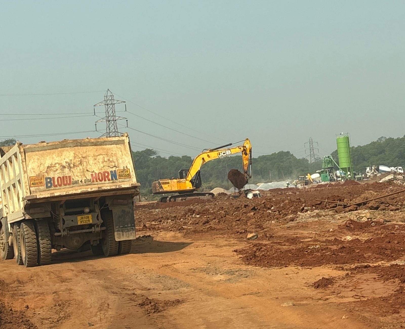 प्रशासन के संरक्षण में जिओ स्पार का अवैध निर्माण