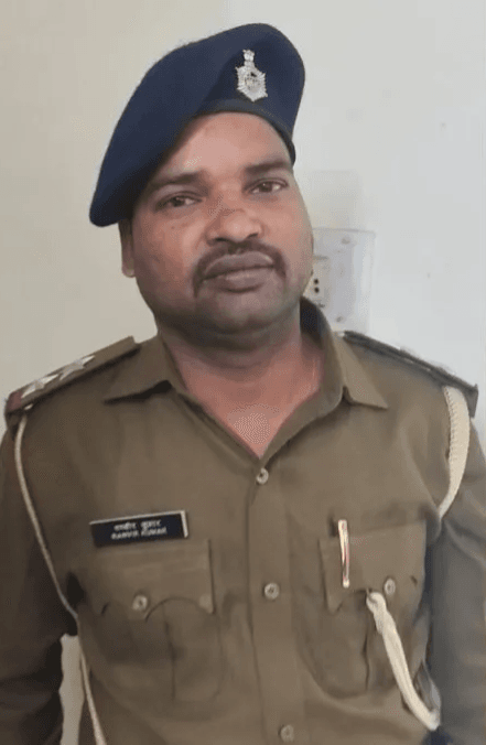 अररिया में फर्जी दरोगा का भंडाफोड़, तीन साल से वर्दी की आड़ में चला रहा था ठगी का खेल
