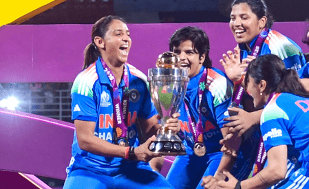 भारतीय महिला क्रिकेट टीम ने रचा इतिहास, दक्षिण अफ्रीका को हराकर जीता विश्व कप