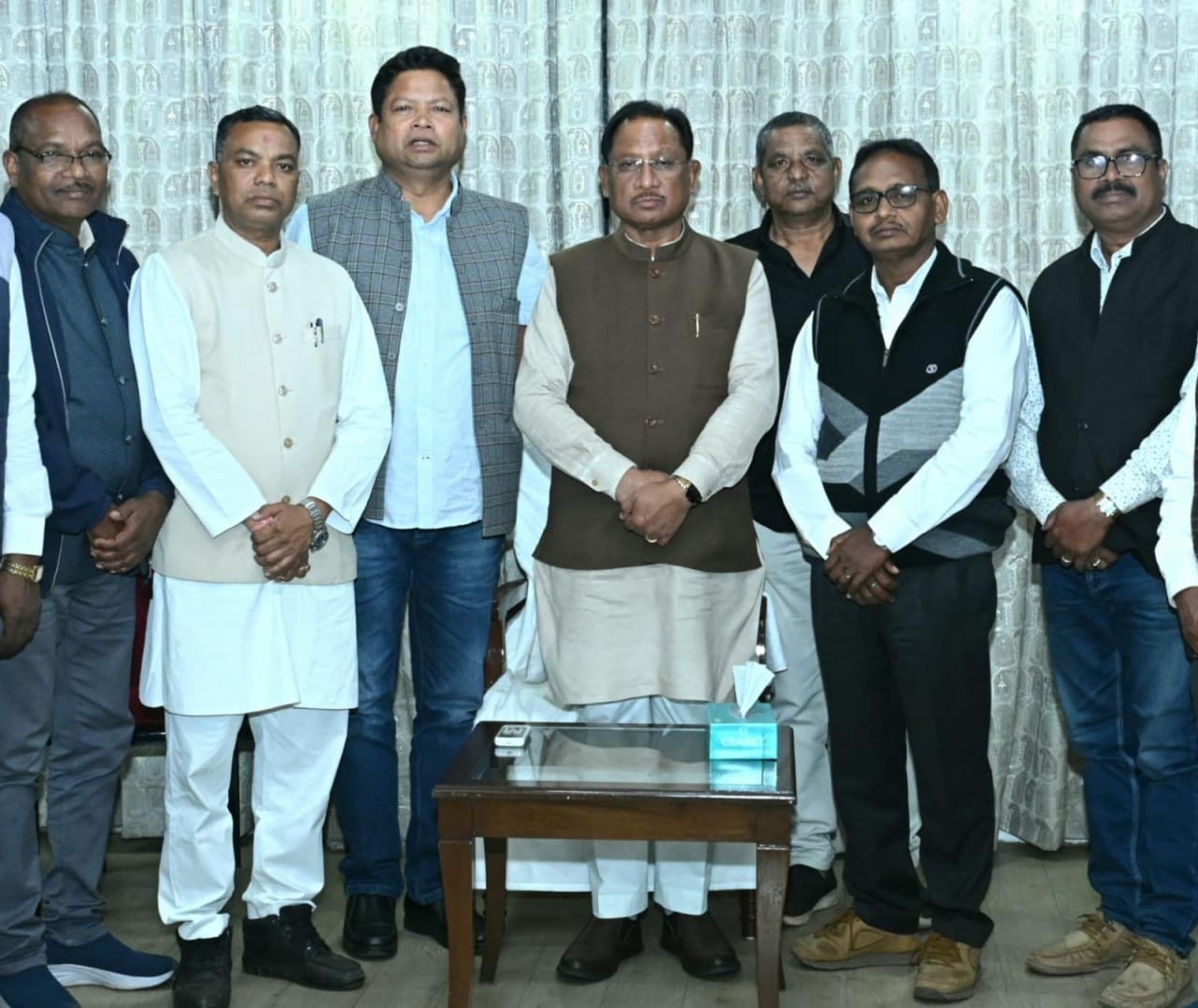 मुख्यमंत्री के निवास में हल्बा-हल्बी समाज का प्रतिनिधिमण्डल, दो बड़े आयोजनों के लिए दिया आमंत्रण