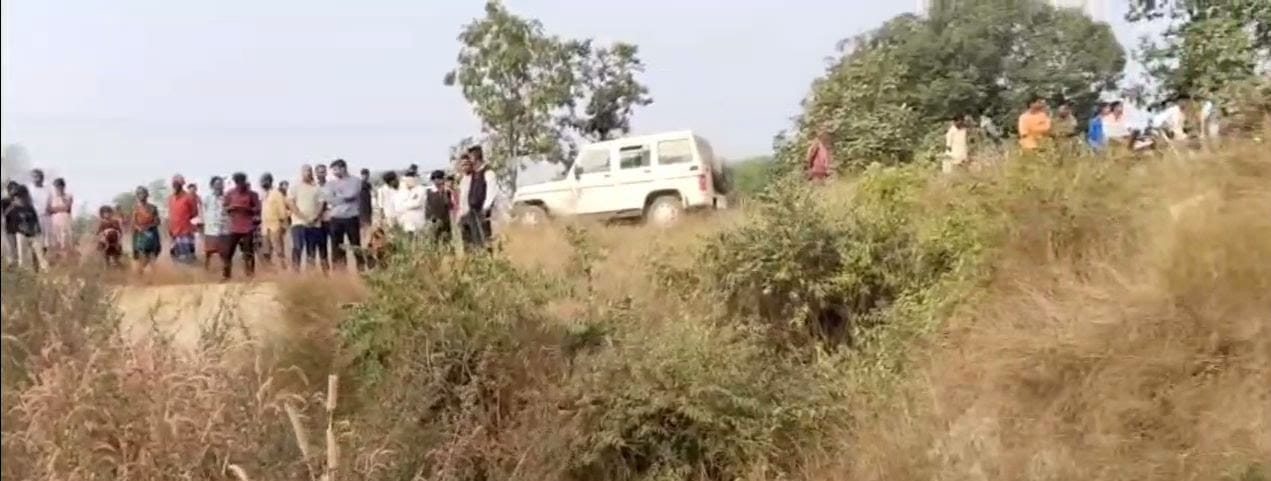 करतला के वनांचल में सनसनी: झाड़ियों में मिली जली हुई लाश, हत्या की आशंका गहराई