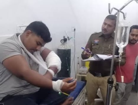 जांजगीर-चांपा: मोबाइल गेम खेल रहे दो भाइयों पर नशेड़ी युवक का जानलेवा हमला, एक की हालत नाजुक