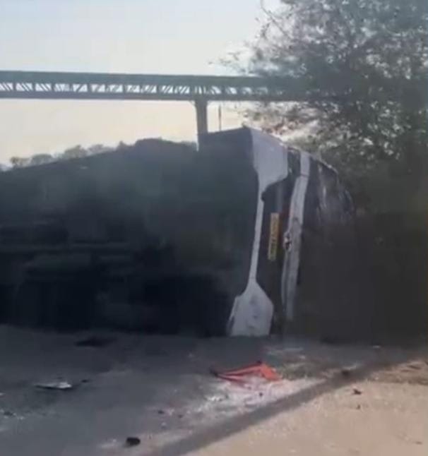 रायगढ़ | जिंदल कोल ब्लॉक के विरोध में उग्र प्रदर्शन, पुलिस पर पथराव, महिला टीआई घायल