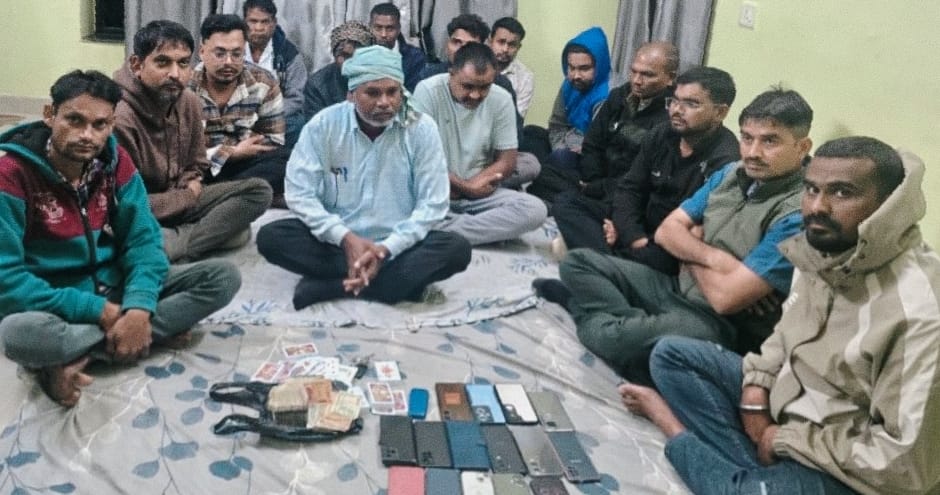 ड्रोन की नजर से टूटा जुए का अड्डा: रायपुर के फार्म हाउस में छापा, 16 जुआरी गिरफ्तार, 31 लाख की संपत्ति जब्त