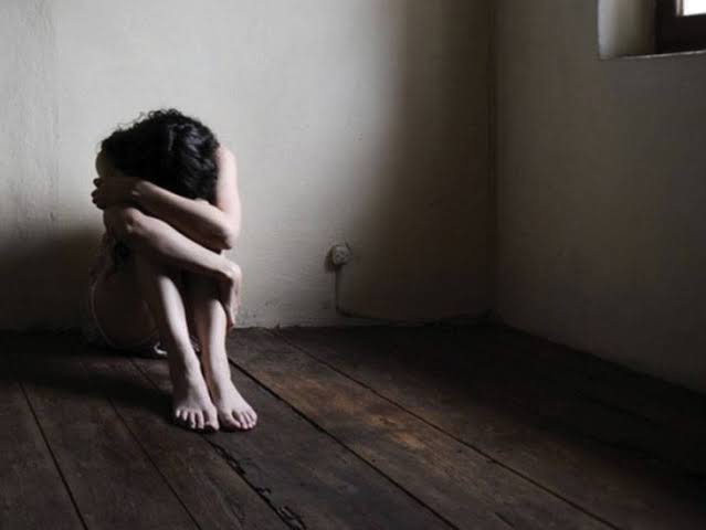 रायगढ़ से शर्मनाक वारदात: तीन दिनों तक बंधक बनाकर चाकू की नोक पर दुष्कर्म, पुलिस ने आरोपी को किया गिरफ्तार