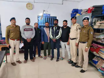 दुर्ग में नई कलेक्टर गाइडलाइंस का विरोध बेकाबू — पुलिस से भिड़े जमीन कारोबारी, पांच गिरफ्तार