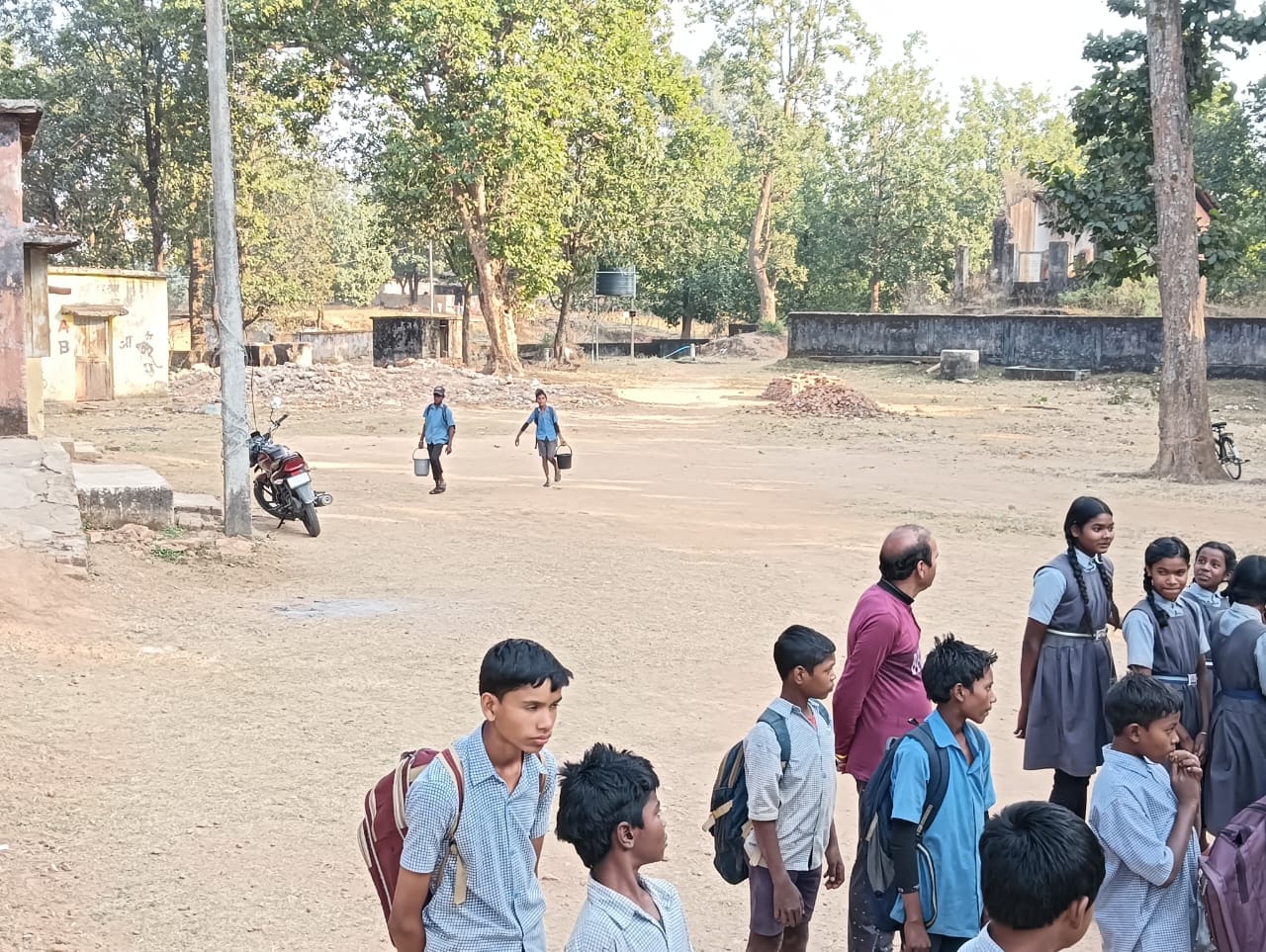 शिक्षा के मंदिर में श्रम का शोषण