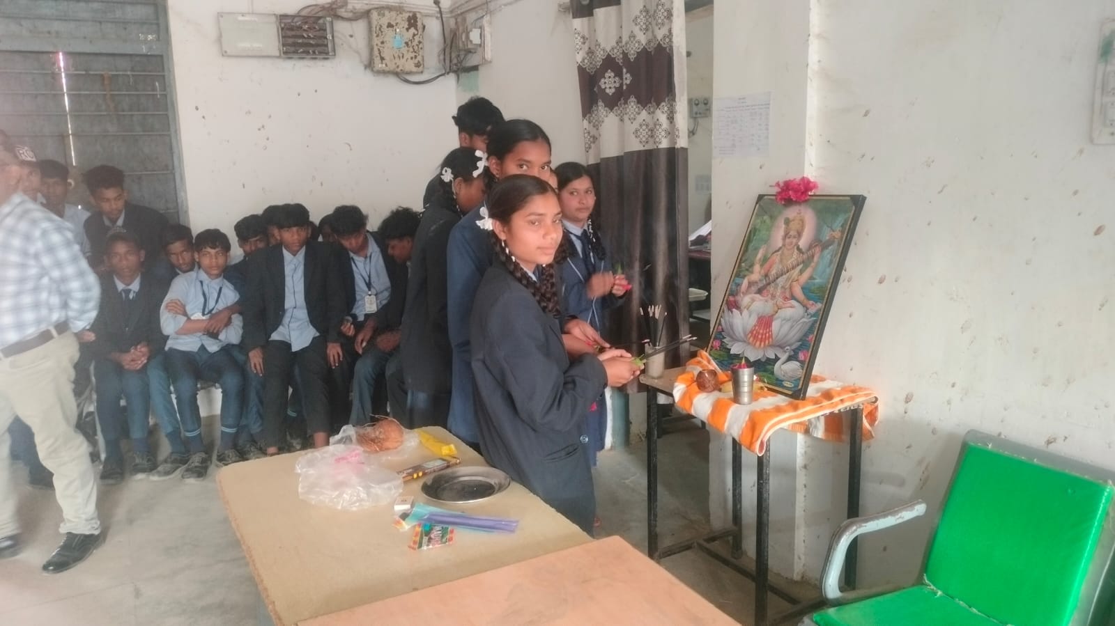 स्वामी आत्मानंद उत्कृष्ट शासकीय अंग्रेजी माध्यम विद्यालय कोरबी में सरस्वती पूजन हर्षोल्लास से संपन्न