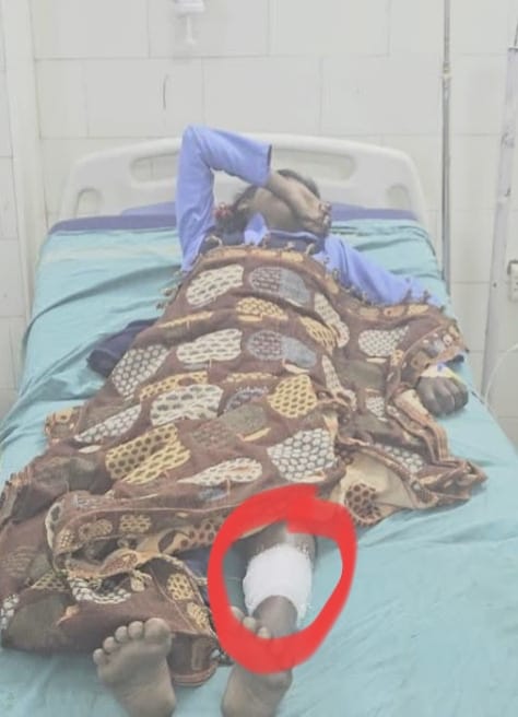 खैरा हायर सेकेंडरी स्कूल के बाहर फायरिंग, छात्रा के पैर में लगा छर्रा