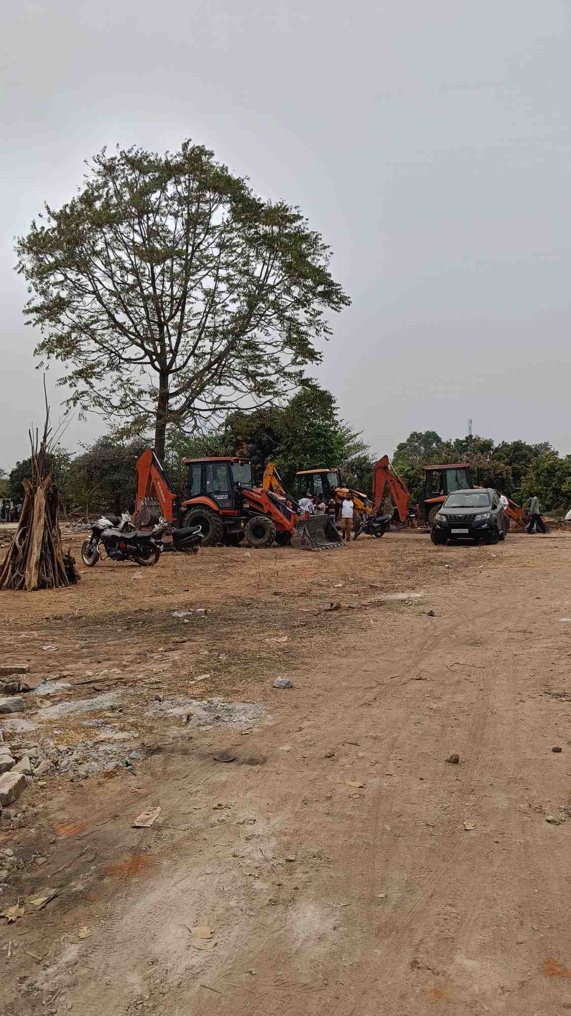 कोरबा: दर्री एनटीपीसी प्लांट रोड के सी-जेन मार्ग पर चल रहा प्रशासन का बुलडोजर, अवैध कब्जों पर कार्रवाई जारी देखें वीडियो