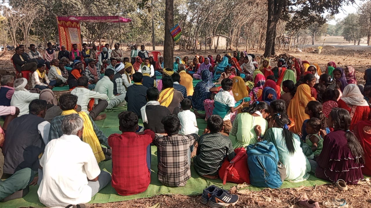 बीजाडांड़ धरना स्थल पर डॉ. मोती रावेन कंगाली की जयंती मनाई गई; कोल ब्लॉक के खिलाफ आंदोलन तेज