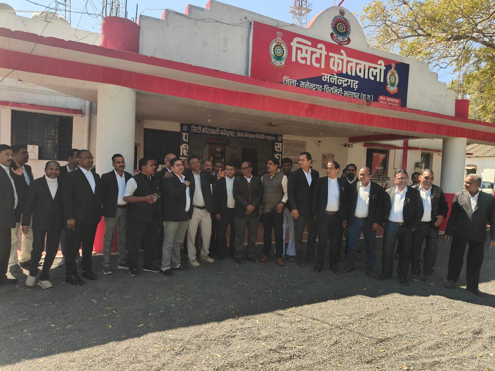 अधिवक्ताओं की गरिमा पर हमला बर्दाश्त नहीं: जिला अधिवक्ता संघ मनेन्द्रगढ़ ने की एफआईआर की मांग