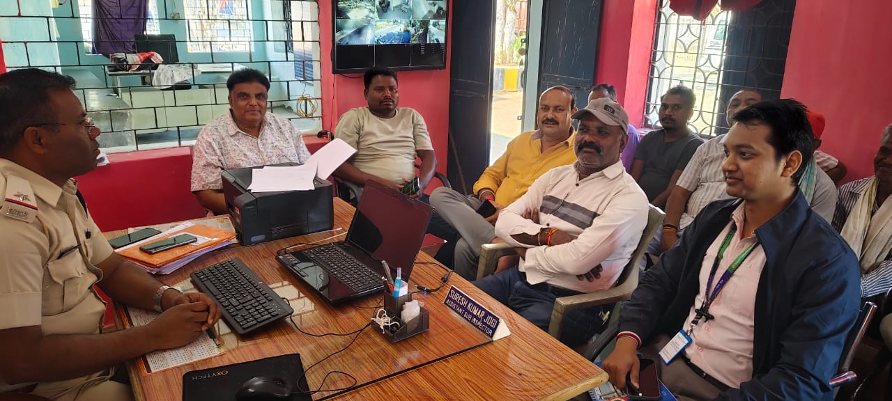 सजग कोरबा अभियान: कोरबी पुलिस ने संदिग्धों से बचाव के लिए ग्रामीणों को किया जागरूक