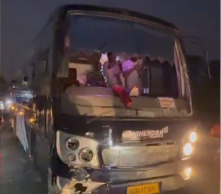 गौरवपथ पर दर्दनाक सड़क हादसा, पिता-पुत्र की मौत, दो बच्चियां घायल