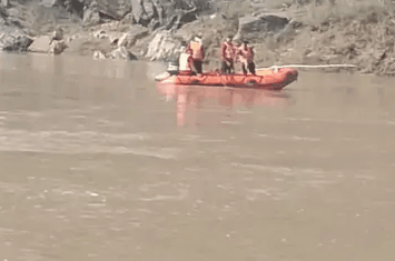 महाशिवरात्रि पर गुलमी वाटरफॉल में CISF जवान डूबा, तलाश जारी