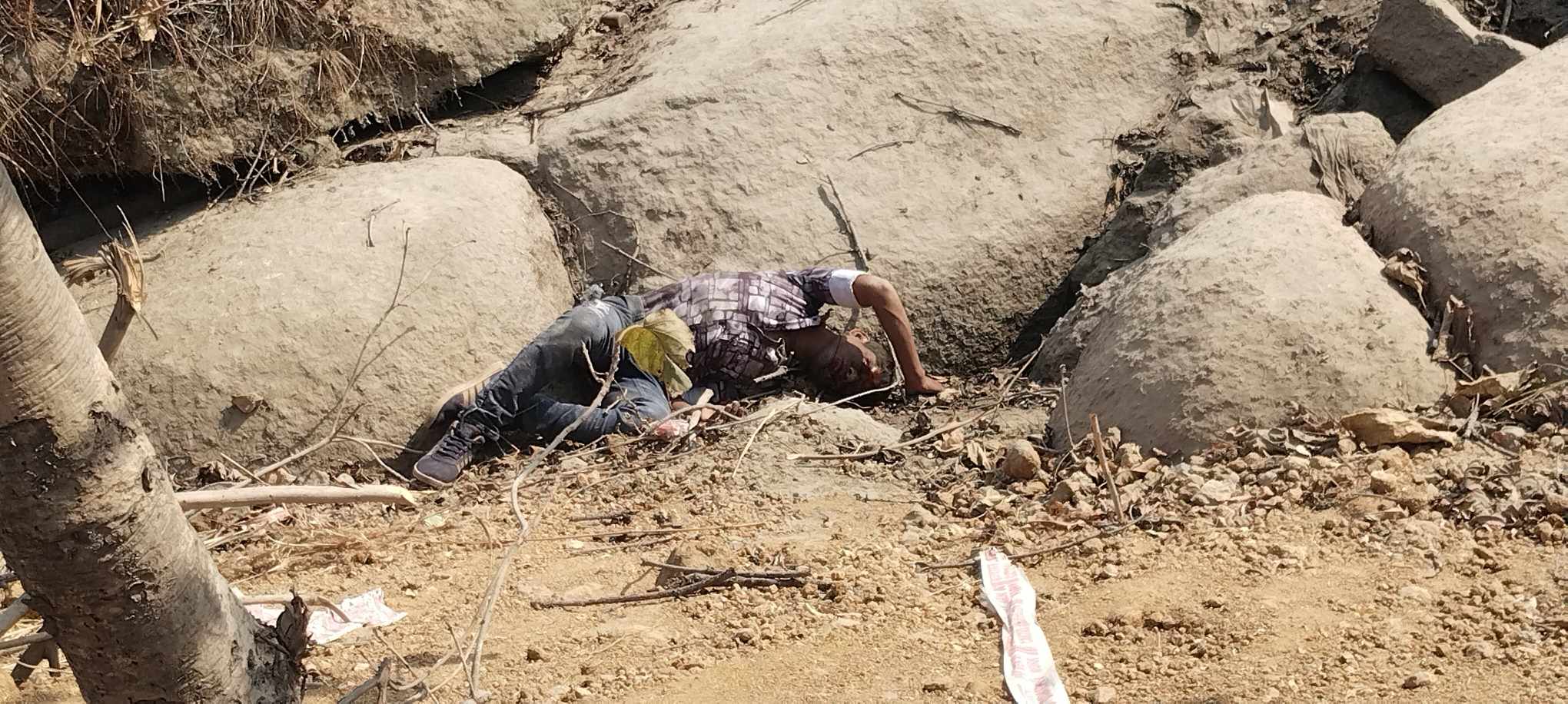 कटघोरा–छुरी मुख्य मार्ग पर हादसा, पुल से टकराकर युवक गंभीर रूप से घायल