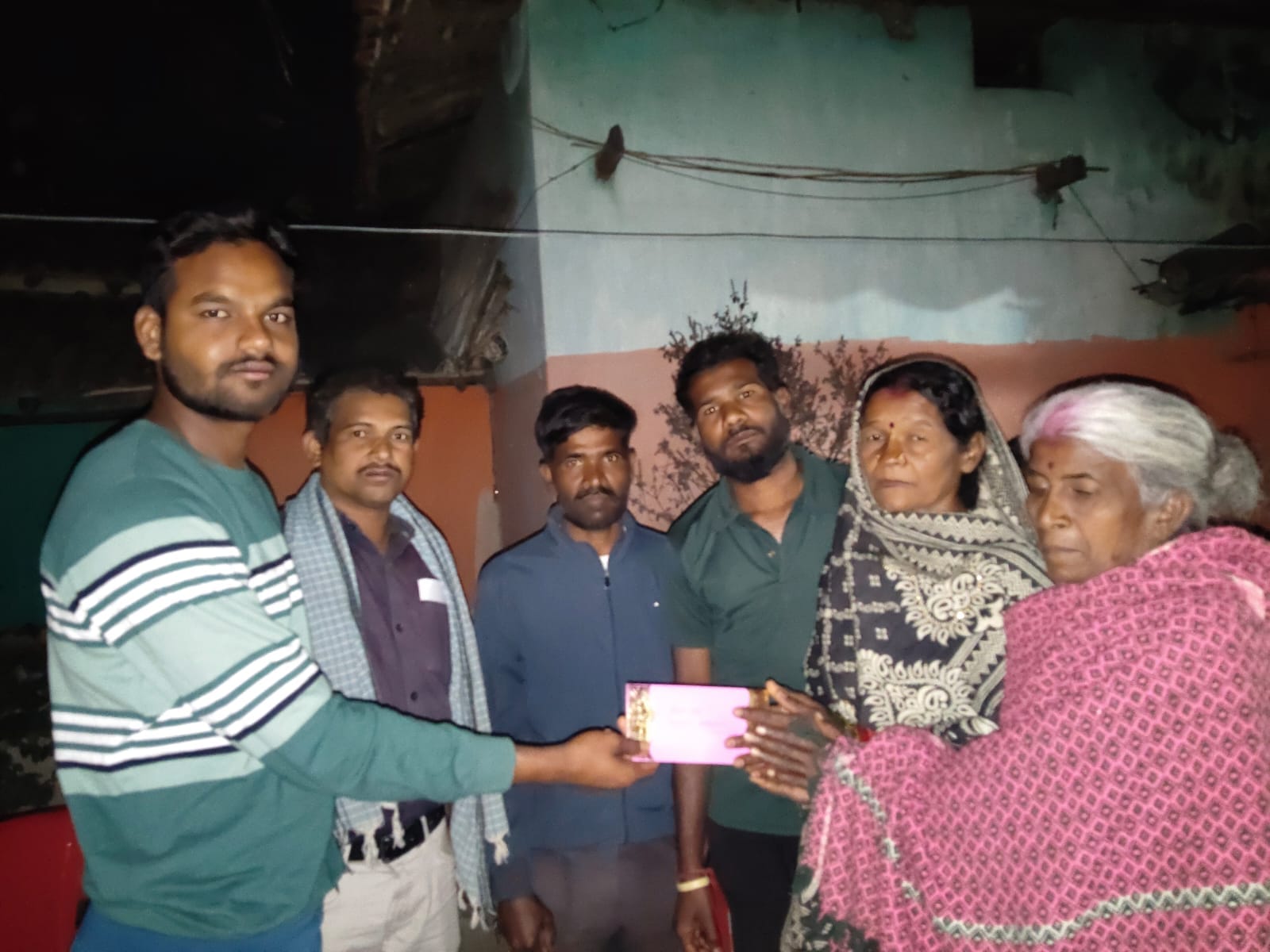 श्रद्धांजलि योजना: उपसरपंच देवेंद्र यादव ने शोक संतप्त परिवार को प्रदान की सहायता राशि