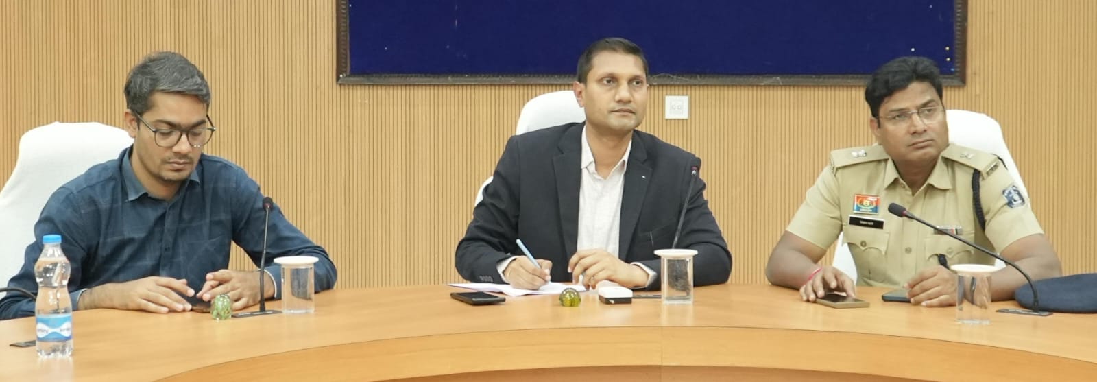 कोरबा: शांति समिति की बैठक में सख्त निर्देश—हुल्लड़बाजों और नियमों का उल्लंघन करने वालों पर होगी कड़ी कार्रवाई