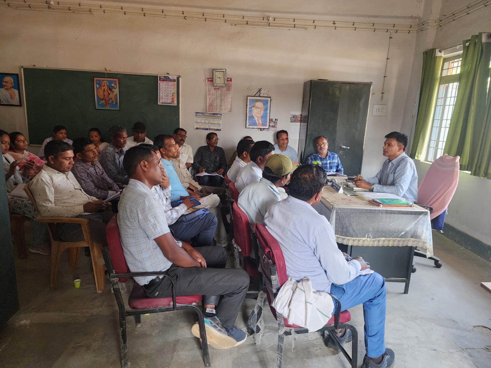 सिमगा संकुल में वार्षिक परीक्षाओं की तैयारी को लेकर बैठक सम्पन्न, प्राचार्य ने दिए आवश्यक निर्देश