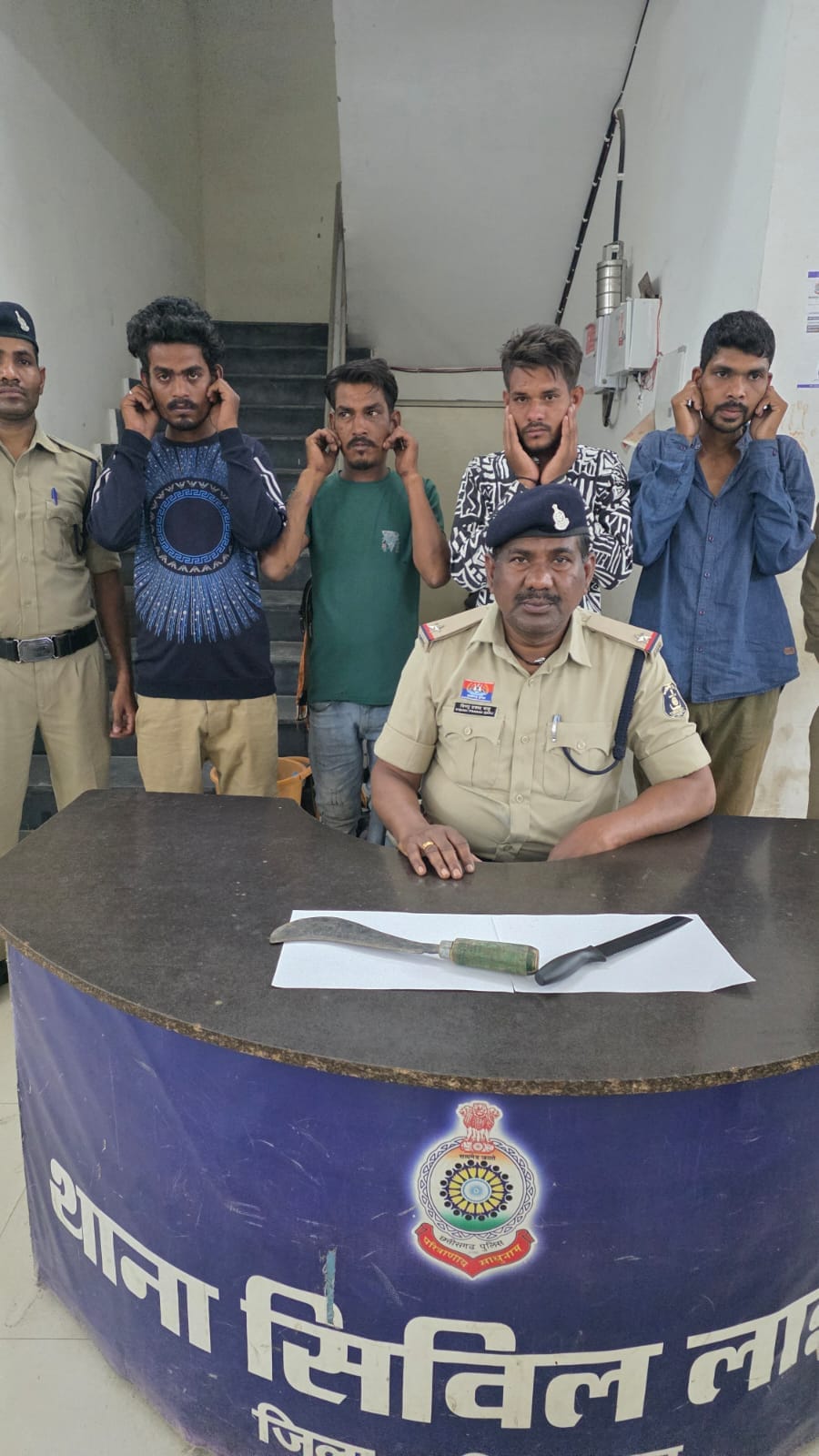 महाराणा प्रताप चौक पर चाकू लहराकर लोगों को डराने वाले दो युवक गिरफ्तार, दो अन्य पर प्रतिबंधात्मक कार्रवाई