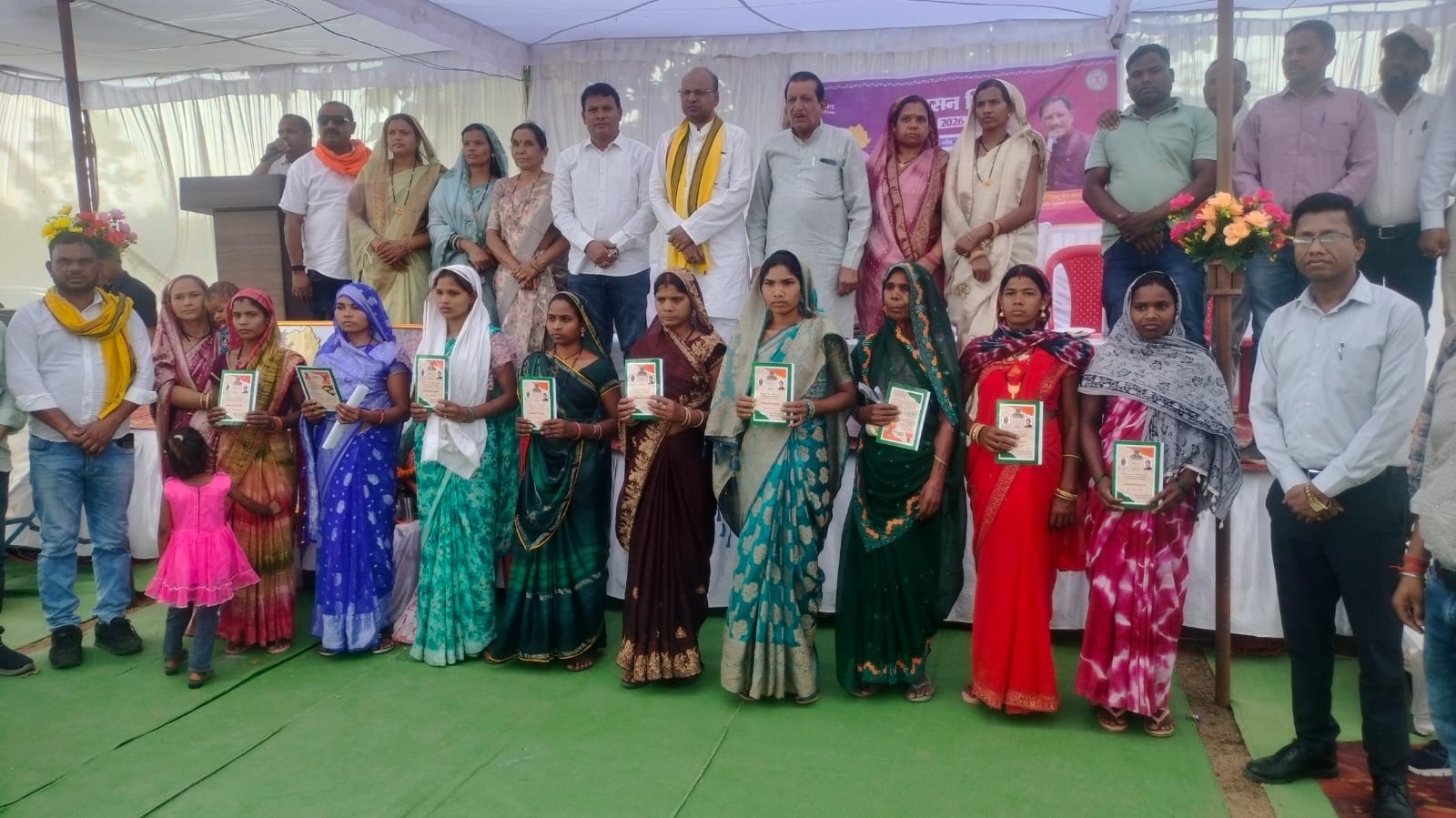 *सुशासन तिहार के अंतर्गत ग्राम* *जलके में लगाया गया* *शिविर,96आवेदनों का* *हुआ मौके पर निराकरण!* 