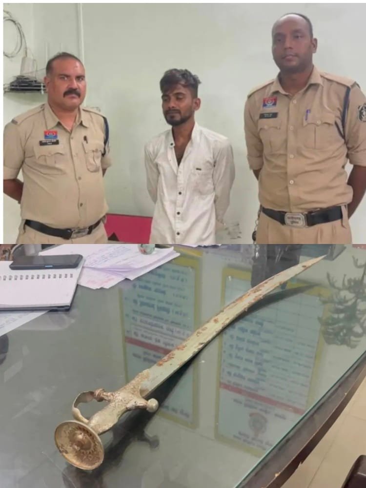 कोरबा: तलवार लेकर निकला ‘हीरो’, पुलिस के सामने हो गया जीरो